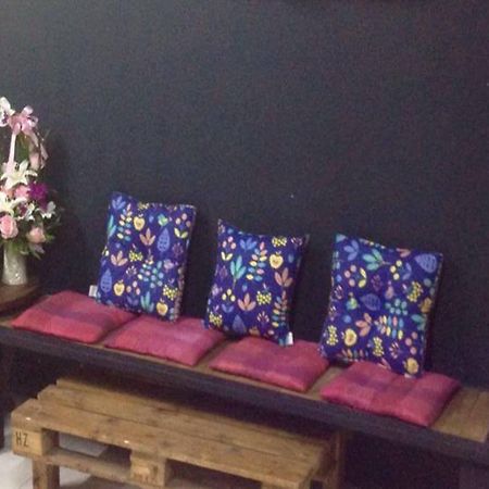 Cham Cha Hostel Chiang Mai Dış mekan fotoğraf