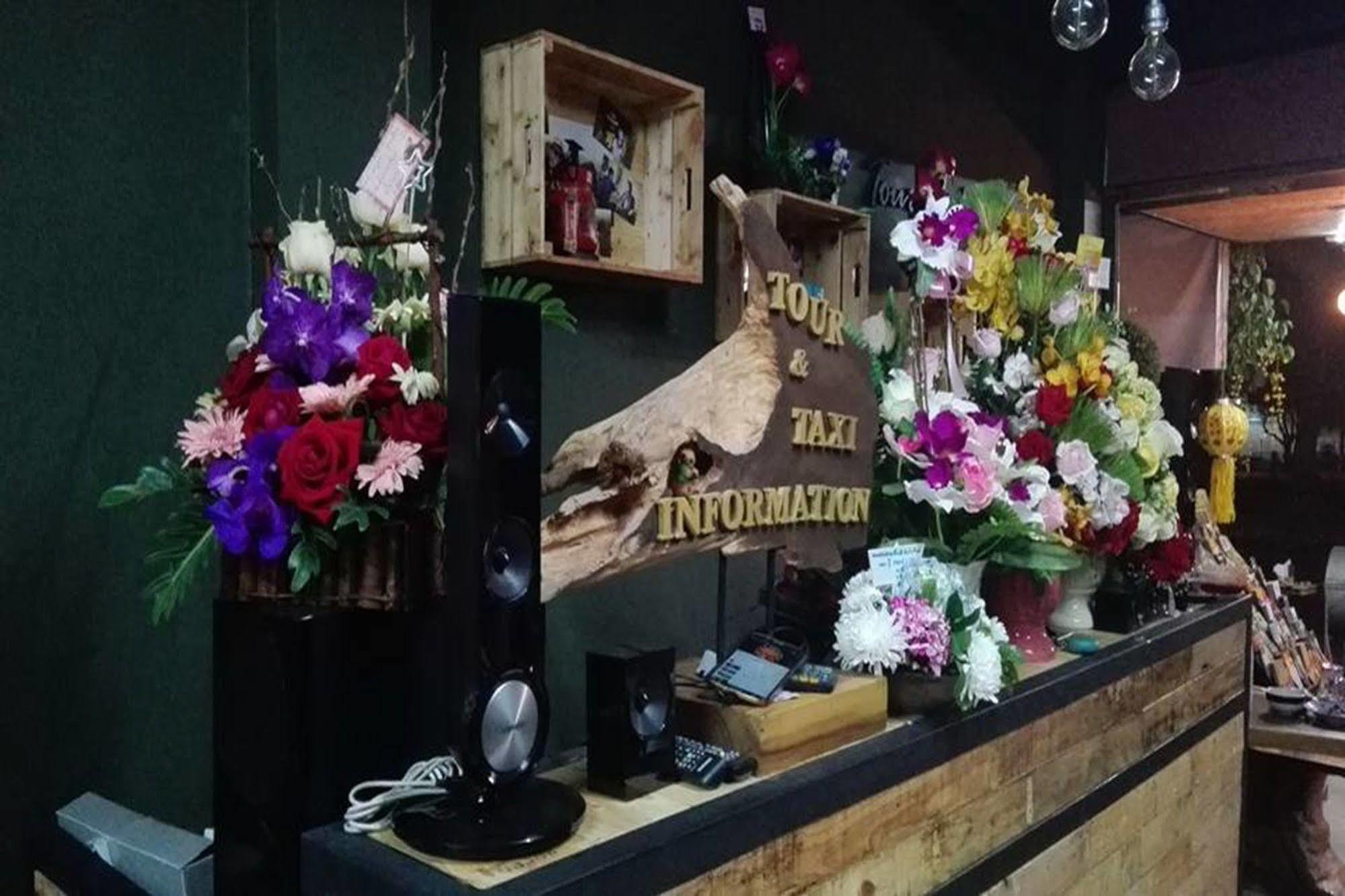 Cham Cha Hostel Chiang Mai Dış mekan fotoğraf